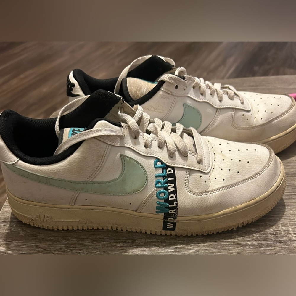 Men’s Air Force Worldwide Nike shoes - size 11.5